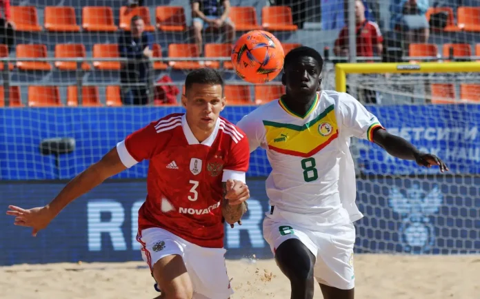 Des joueurs biÃ©lorusse et sÃ©nÃ©galais